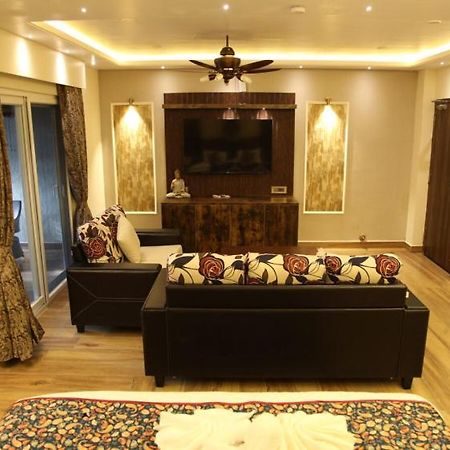 Dakshin Suites Srikakulam エクステリア 写真