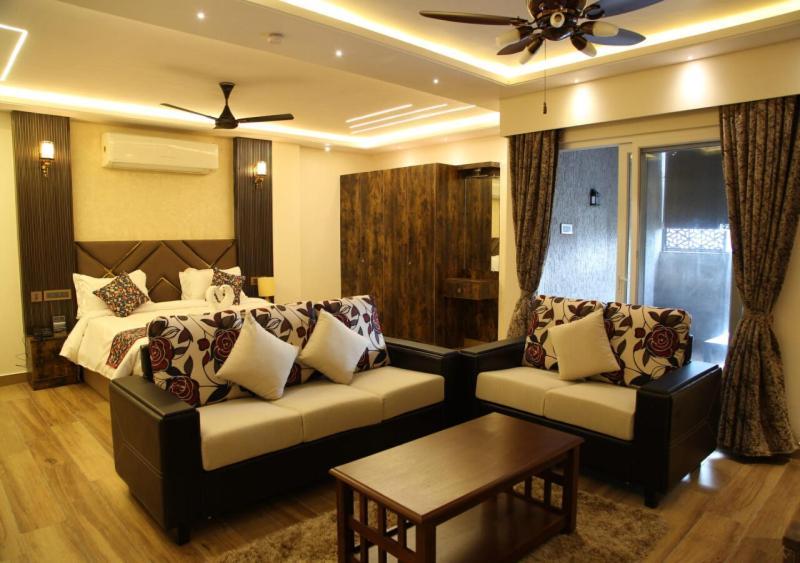 Dakshin Suites Srikakulam エクステリア 写真
