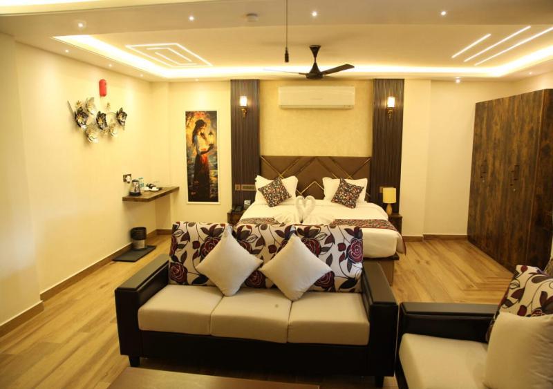 Dakshin Suites Srikakulam エクステリア 写真